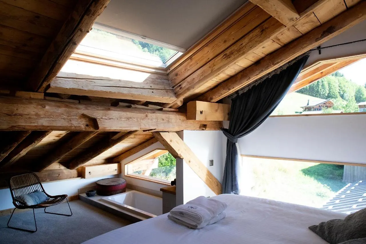 Luxury Chalet, Stunning Views With Hot Tub & Sauna La Cote d'Arbroz